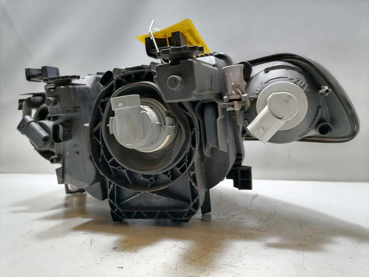 BMW E46 Compact original Scheinwerfer vorn rechts Halogen Bj.2004